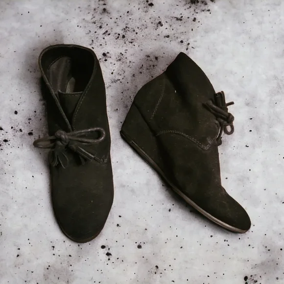 Crown Vintage Shoes Crown Vintage Black Leather Wedge Ankle